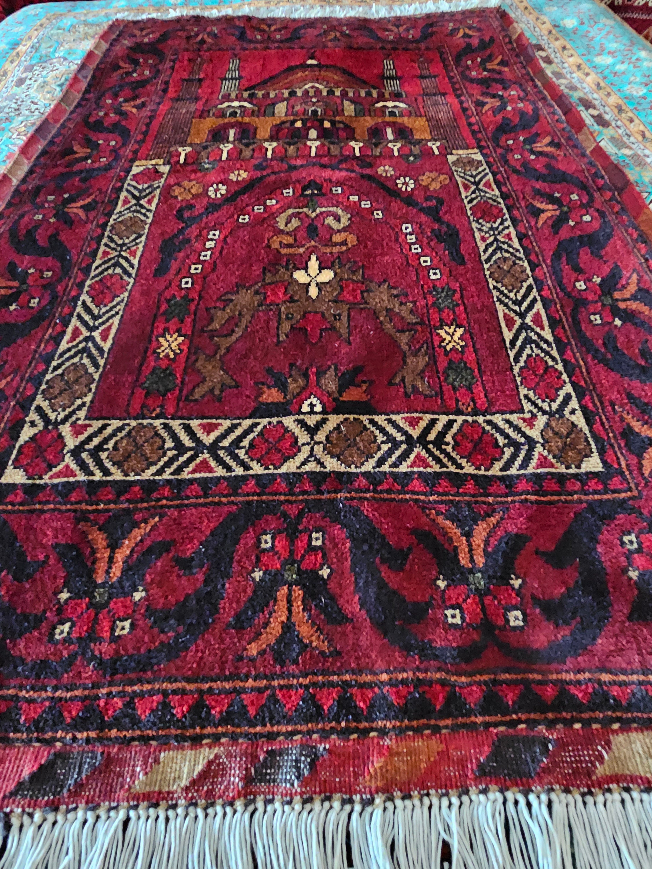 Well-made Amazingly Soft Prayer Mat - Prayer Rug - Janamaz - Elegant, High Quality, Luxury - A Unique Islamic Gift Set %100 Soft Wool